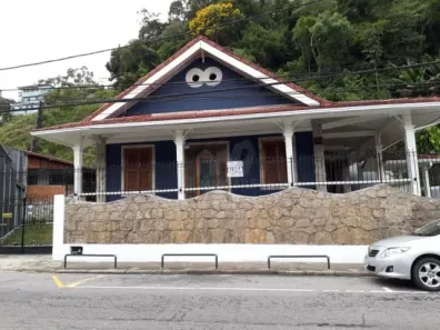 Casa com 4 Quartos para alugar, 200m² no Valparaíso, Petrópolis