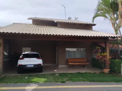Casa de Condomínio com 3 Quartos à venda, 200m² no Chácaras São Pedro, Aparecida de Goiânia