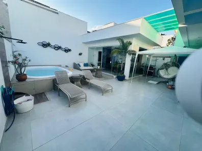 Casa de Condomínio com 3 Quartos à venda, 180m² no Lagoa, Macaé