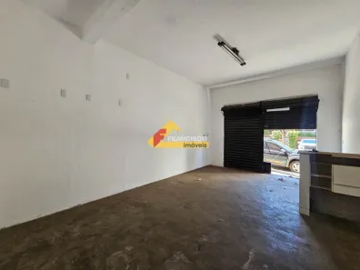 Ponto Comercial para alugar, 68m² no Centro, Divinópolis