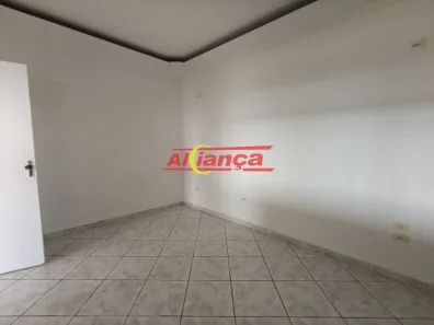 Casa com 2 Quartos para alugar, 67m² no Jardim Presidente Dutra, Guarulhos