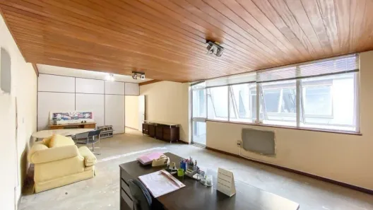 Sala Comercial com 3 Quartos à venda, 181m² no Santa Cecília, Porto Alegre