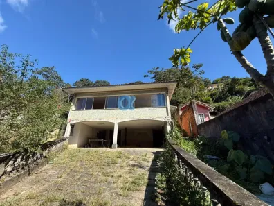 Casa com 4 Quartos à venda, 725m² no Quarteirão Ingelheim, Petrópolis