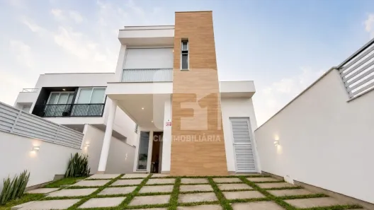 Casa com 4 Quartos para alugar, 140m² no Campeche, Florianópolis