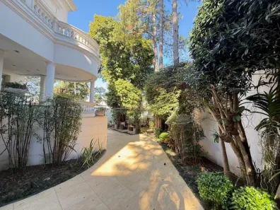 Casa de Condomínio com 4 Quartos para alugar, 670m² no Chácara Monte Alegre, São Paulo
