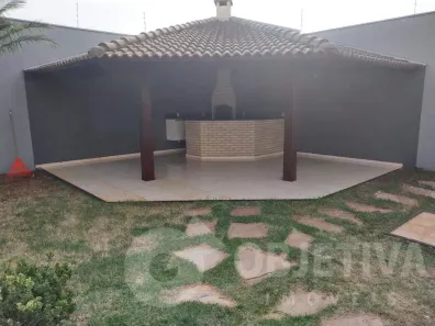 Casa com 4 Quartos para alugar, 380m² no Nossa Senhora Aparecida, Uberlândia