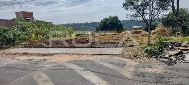 Lote/Terreno à venda, 250m² no Cidade Aracy, São Carlos