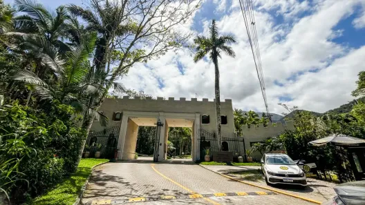 Lote/Terreno à venda, 180m² no Park Imperial, Caraguatatuba