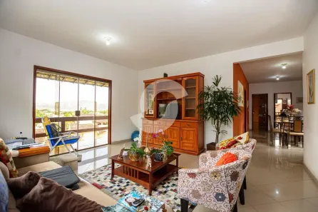 Casa com 3 Quartos à venda, 244m² no Piratininga, Niterói