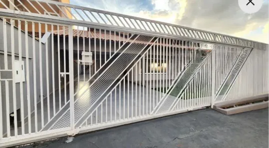 Casa com 3 Quartos para alugar, 225m² no Jardim Vilas Boas, Londrina
