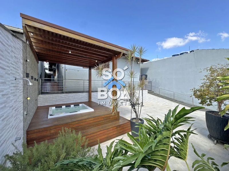 Casa com 5 quartos — Caiçaras, Belo Horizonte