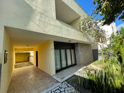 Casa com 3 Quartos à venda, 316m² no Imbetiba, Macaé