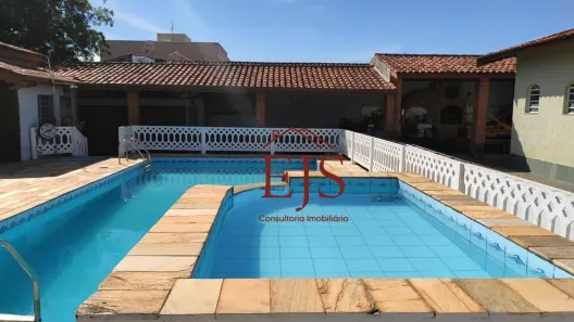 Casa com 3 Quartos para alugar, 307m² no Jardim Alvinópolis, Atibaia