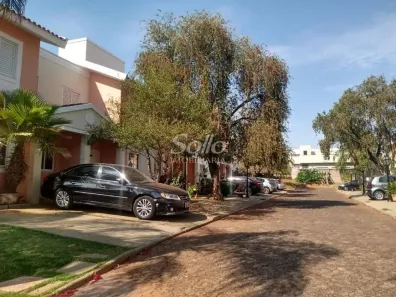 Casa com 2 Quartos à venda, 100m² no Jardim Karaíba, Uberlândia