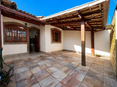 Casa com 2 Quartos à venda, 90m² no Santa Amélia, Belo Horizonte