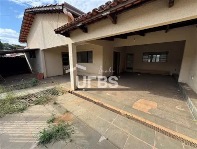 Casa de Condomínio com 3 Quartos à venda, 300m² no Jardim Atlântico, Goiânia