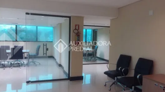 Sala Comercial à venda, 45m² no Santa Maria Goretti, Porto Alegre