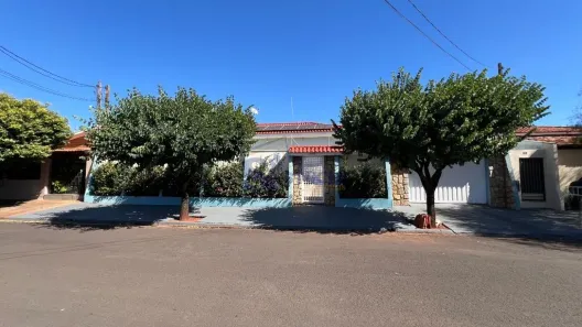 Casa com 3 Quartos à venda, 305m² no Jardim Eliana, Araraquara