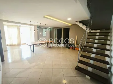Cobertura com 4 Quartos para alugar, 245m² no Centro, Uberlândia