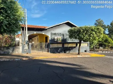 Casa com 3 Quartos à venda, 210m² no Jardim Regina, Regente Feijó
