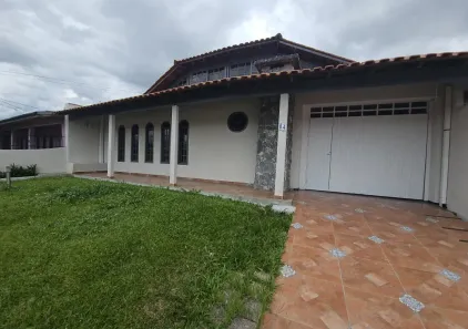 Casa com 5 Quartos à venda, 200m² no Cajuru, Curitiba