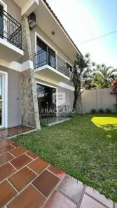 Casa com 3 Quartos para alugar, 241m² no Centro, Ponta Grossa