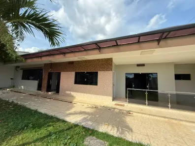 Casa de Condomínio com 2 Quartos para alugar, 90m² no Ponta Negra, Manaus