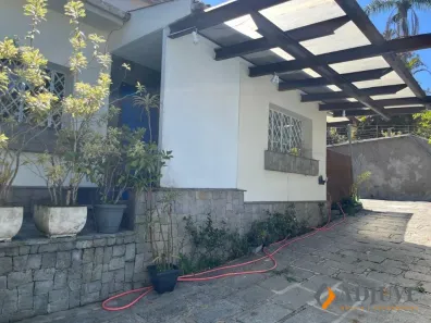 Casa com 10 Quartos para alugar, 293m² no Valparaíso, Petrópolis