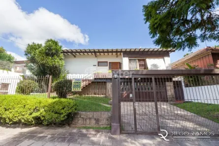 Casa com 3 Quartos à venda, 327m² no Chácara das Pedras, Porto Alegre