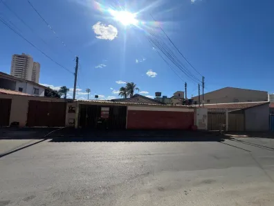 Casa com 3 Quartos à venda, 419m² no Setor Negrão de Lima, Goiânia