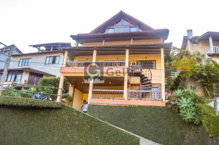 Casa de Condomínio com 4 Quartos à venda, 354m² no Retiro, Petrópolis