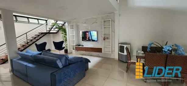 Casa com 4 Quartos à venda, 273m² no Jardim Karaíba, Uberlândia