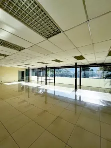 Ponto Comercial para alugar, 120m² no Nogueira, Petrópolis