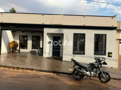 Ponto Comercial para alugar, 201m² no Patrimônio, Uberlândia