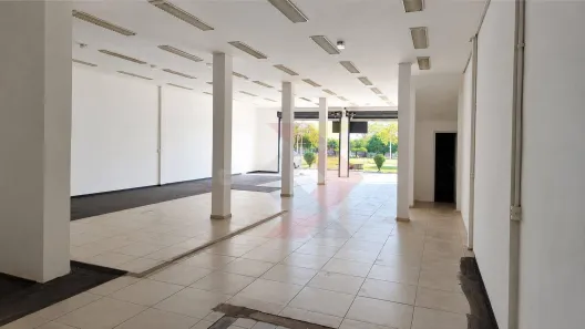 Prédio Comercial para alugar, 400m² no Setor Urias Magalhães, Goiânia