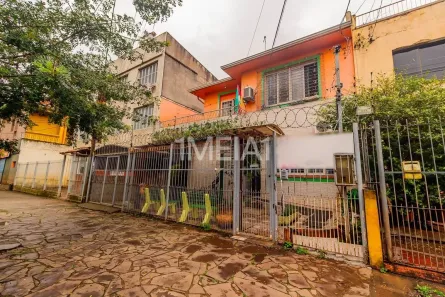 Casa com 16 Quartos para venda ou aluguel, 268m² no São Geraldo, Porto Alegre