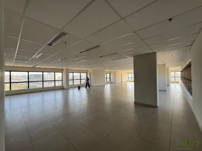 Sala Comercial para alugar, 636m² no Vila Pouso Alegre, Barueri