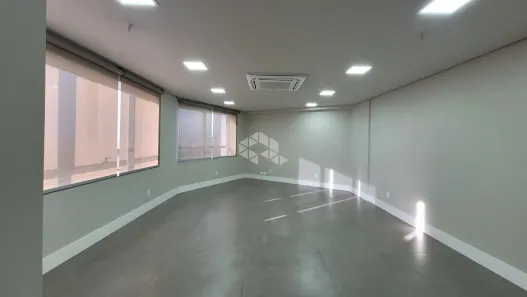 Sala Comercial à venda, 43m² no Boa Vista, Porto Alegre