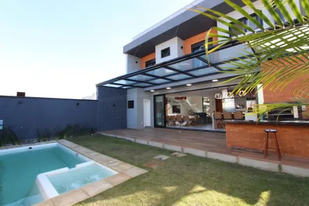 Casa com 4 Quartos à venda, 250m² no Parque da Matriz, Gravataí
