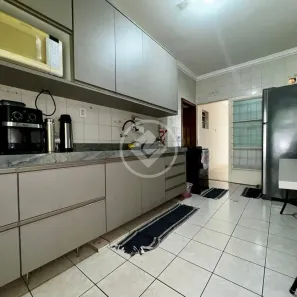 Casa com 3 Quartos à venda, 200m² no Jardim Universitário, Cuiabá
