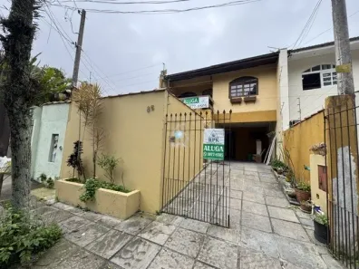 Sobrado com 3 Quartos para alugar, 140m² no Uberaba, Curitiba