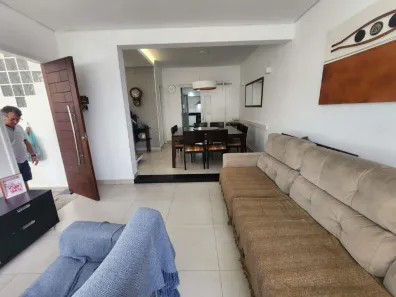 Sobrado com 4 Quartos à venda, 180m² no Vila Valença, São Vicente