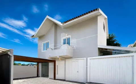 Sobrado com 3 Quartos à venda, 184m² no Capão Raso, Curitiba