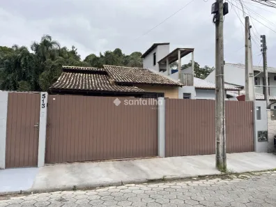 Casa com 3 Quartos para alugar, 78m² no Carianos, Florianópolis
