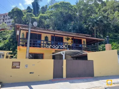 Casa com 3 Quartos à venda, 193m² no Forquilhinha, São José