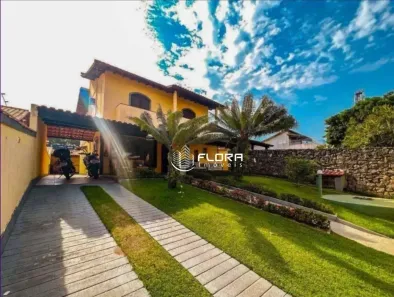 Casa com 5 Quartos à venda, 240m² no Piratininga, Niterói