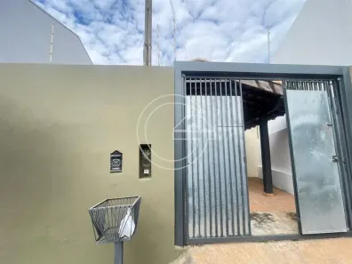 Casa com 2 Quartos para alugar, 10m² no Centro, Marília