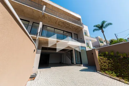 Casa com 3 Quartos para alugar, 345m² no Cascatinha, Curitiba