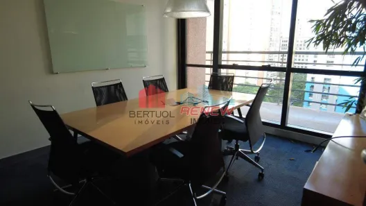 Sala Comercial para alugar, 245m² no Vila Olímpia, São Paulo