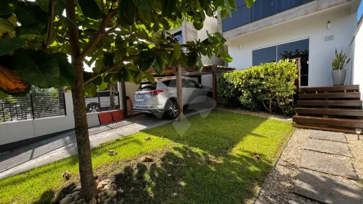Sobrado com 3 Quartos à venda, 120m² no Village, Garopaba